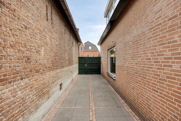 Medium property photo - Burgerhoutsestraat 150, 4702 BH Roosendaal