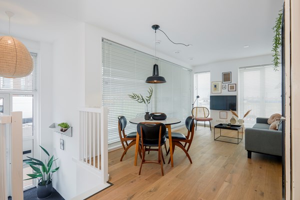 For rent: Memeleiland 143, 1014ZL Amsterdam