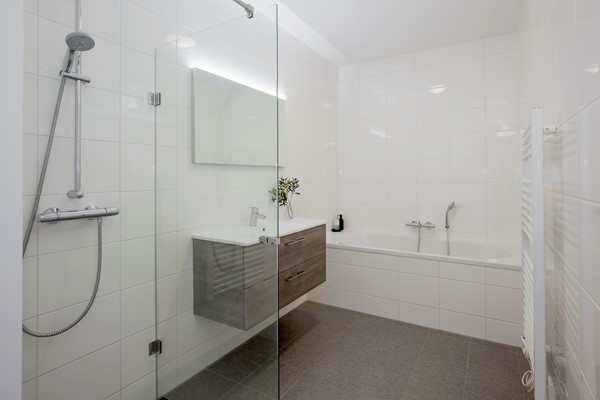 Medium property photo - Mary van der Sluisstraat 274, 1095 ME Amsterdam