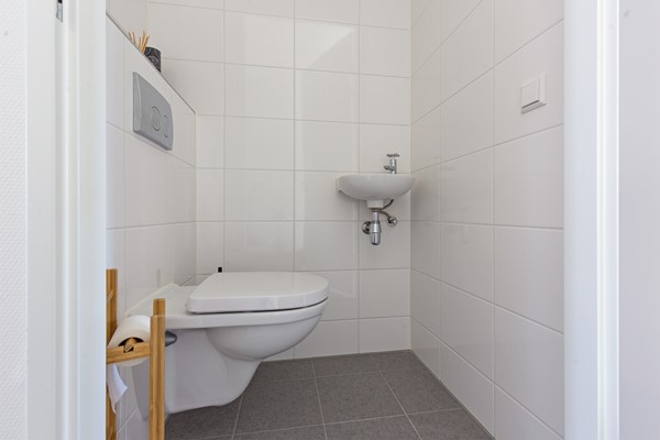 Medium property photo - Mary van der Sluisstraat 272, 1095 ME Amsterdam