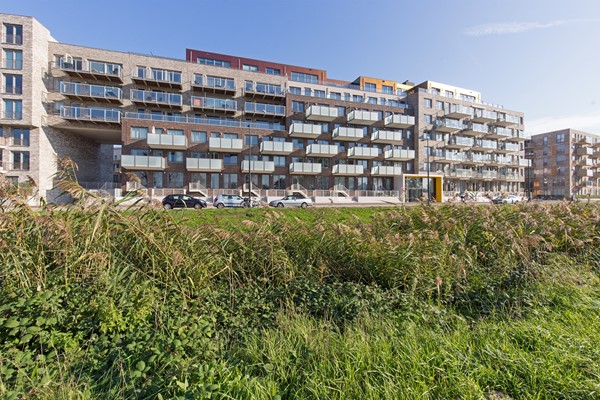 Medium property photo - Mary van der Sluisstraat 272, 1095 ME Amsterdam