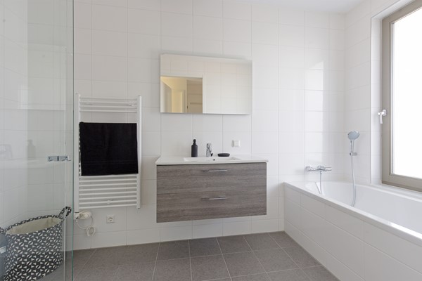 Medium property photo - Mary van der Sluisstraat 290, 1095 ME Amsterdam