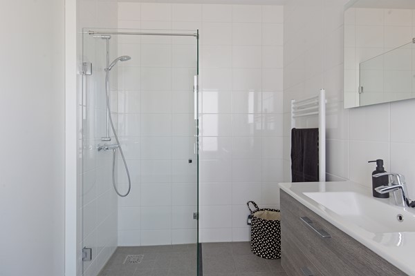 Medium property photo - Mary van der Sluisstraat 290, 1095 ME Amsterdam