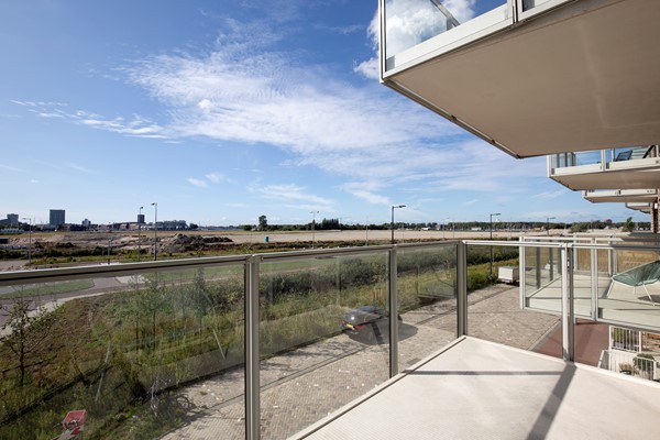 Medium property photo - Mary van der Sluisstraat 252, 1095 ME Amsterdam