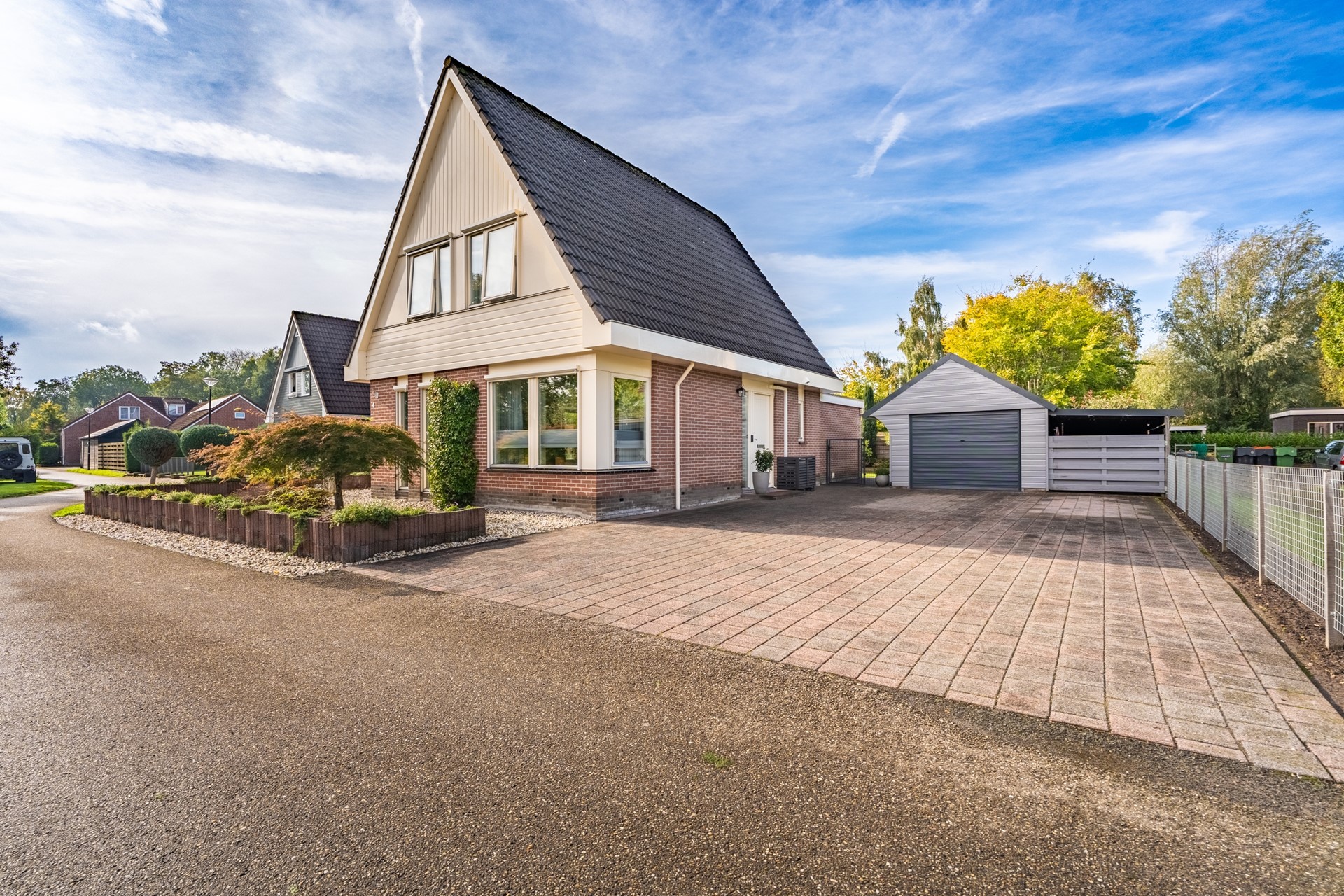 Vrijstaande woning te koop: van Damslaan 4, Finsterwolde