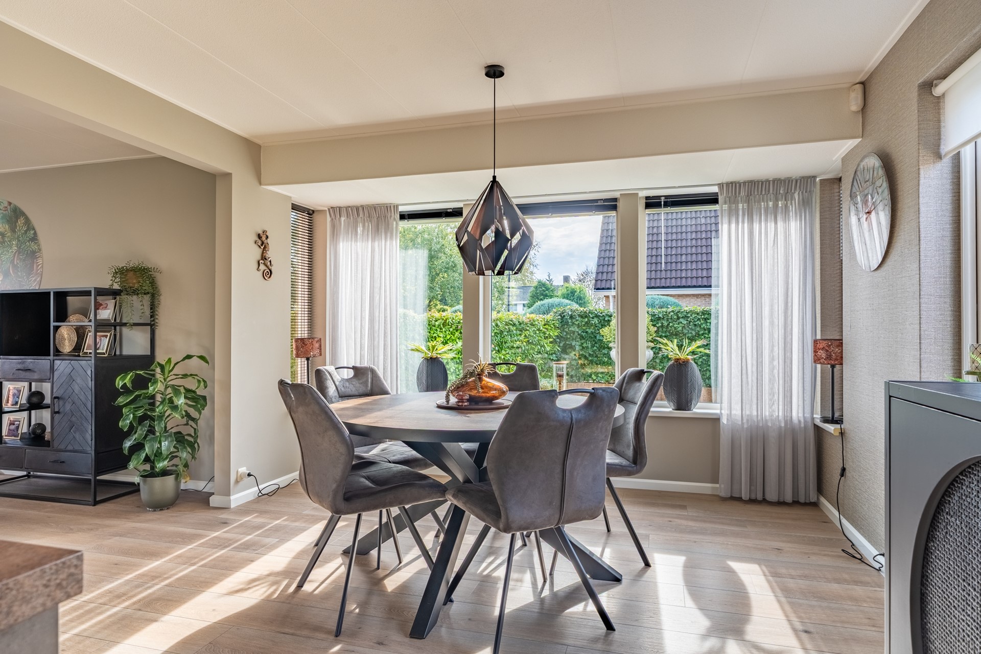 Vrijstaande woning te koop: van Damslaan 4, Finsterwolde