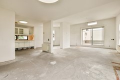Te koop: Ruim penthouse met potentie en een mooi dakterras in het hart van Nieuw Sloten!