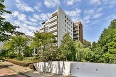 Te koop: Bright & spacious 2 bedroom apartment with large balcony + PP