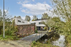 For sale: Stijlvol gezinshuis met tuin aan het water en vrij uitzicht in Amsterdam