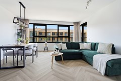 Te koop: RUIM WONEN, STIJLVOL AFGEWERKT EN HEERLIJK GENIETEN OP HET ZONNIGE BALKON -  PARKEERPLAATS IN AFGESLOTEN GARAGE