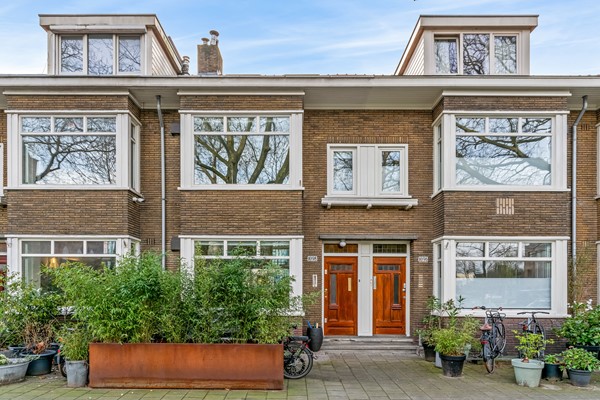 Riant familiehuis aan de rand van het Amsterdamse Bos op eigen grond