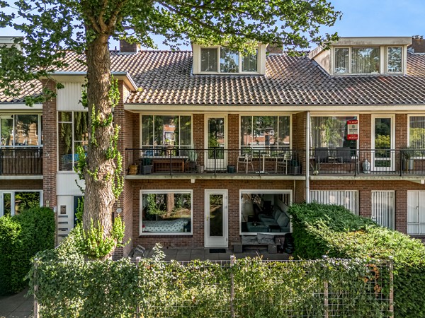 Uniek gerenoveerd 3-kamer appartement (72 m²) met zonnige tuin – instapklaar en op toplocatie!