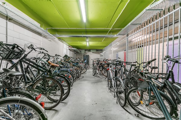 Medium property photo - Van Leijenberghlaan 2K, 1082 GM Amsterdam