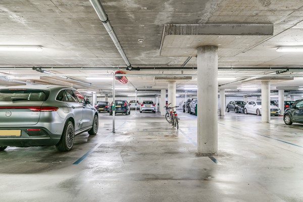 Medium property photo - Van Leijenberghlaan 2K, 1082 GM Amsterdam