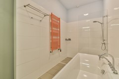 Onder bod: Zeeburgerkade 452, 1019 HP Amsterdam