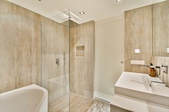 Koop: Karthuizersplantsoen 9, 1015 LS Amsterdam