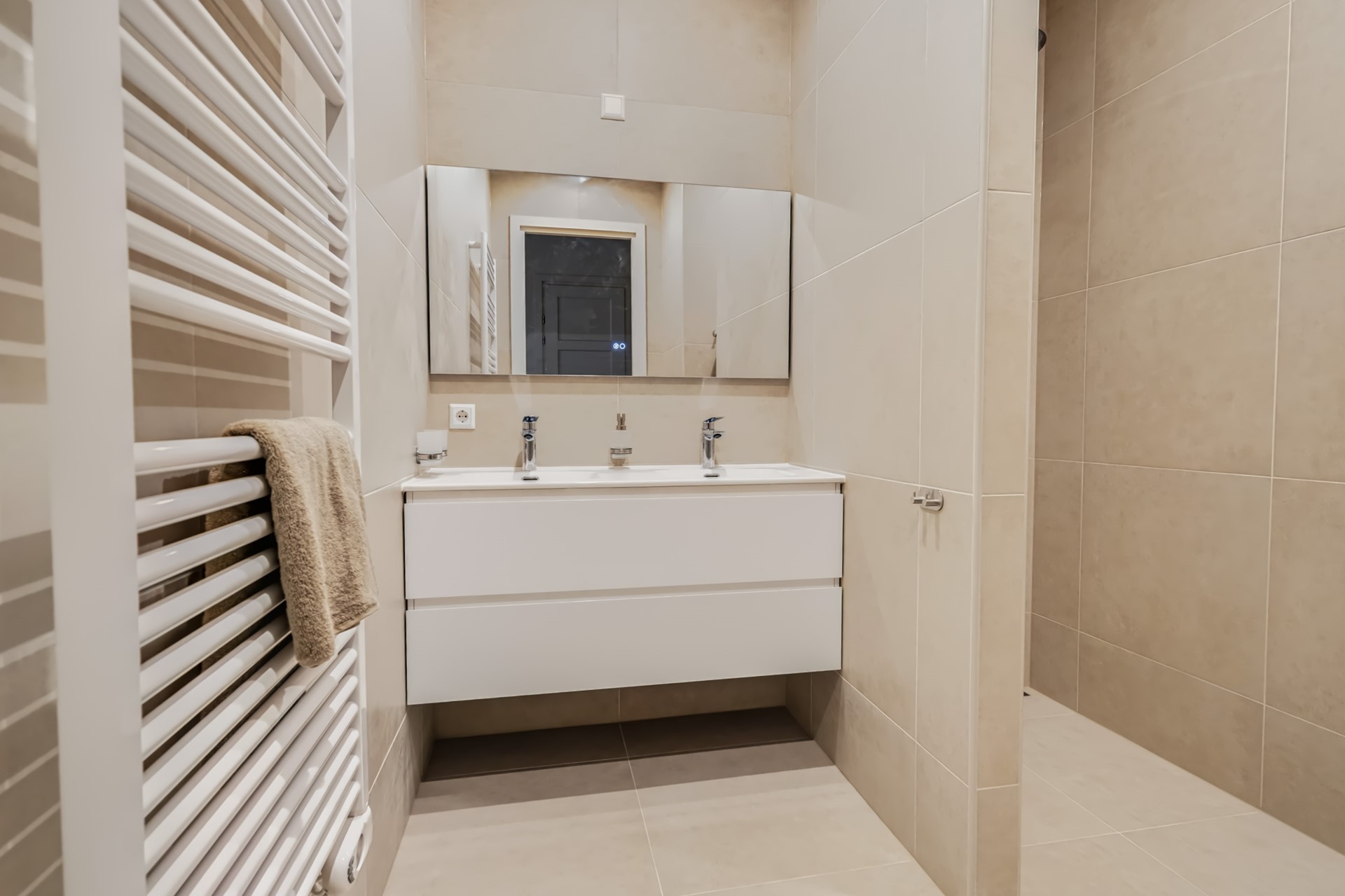 Appartement te huur: Leidsekade 70H, Amsterdam