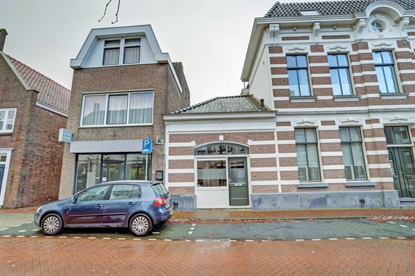 Prachtig gerenoveerd appartement in voormalig koetshuis met slaapkamer op de verdieping