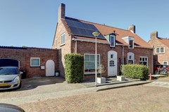 Te koop: Charmante 2 kapper met grote achtertuin midden in het centrum