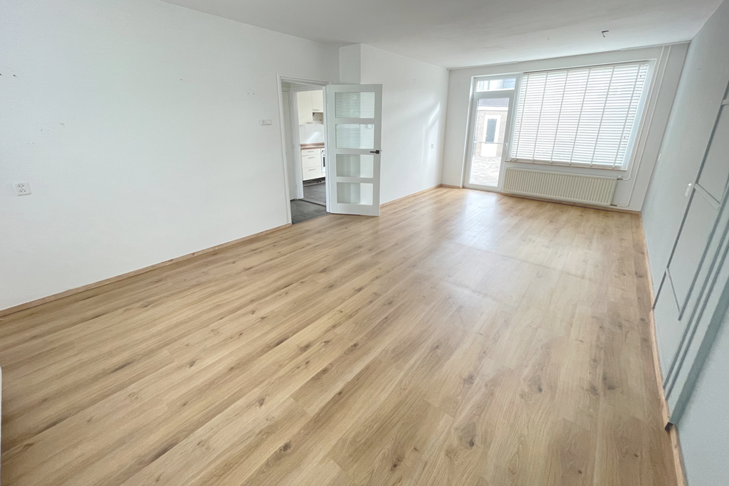 Veldekelaan, Beek foto 5