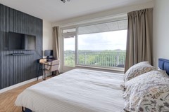 13 V12_490_1083GL171.jpg