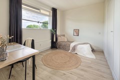 V12_197_1185RX82.jpg