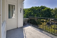 V12_356_1185RX82.jpg