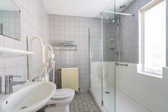 27 - Heggewikke 42 Sprang-Capelle Badkamer.JPG