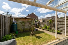 4 - Robiniahof 10 Leimuiden Tuin.JPG