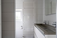 25 - Van Berckenrodelaan 22 Waalwijk Badkamer.JPG