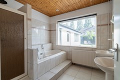 22 - Van Duvenvoordestraat 20 Waspik Badkamer.JPG