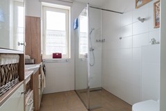 30 - Paardebloem 12 Dongen Badkamer.JPG