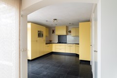 4 - Chrysantenstraat 2 Wijk en Aalburg keuken x.JPG