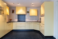 2 - Chrysantenstraat 2 Wijk en Aalburg keuken x.JPG