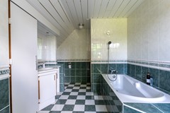 52 - Willem van Gentsvaart 40 Sprang-Capelle Badkamer.JPG