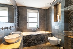 32 - De Klompenmaker 12 Rijswijk NB.JPG