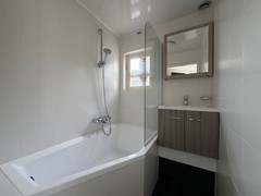 30. Badkamer 1.jpg