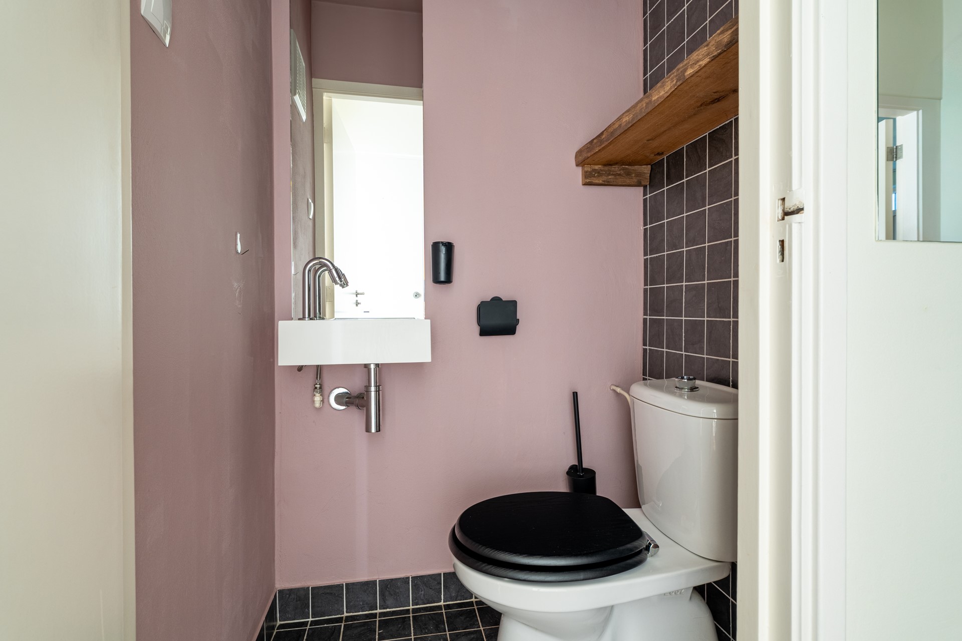 Tussenwoning te koop: Arnoldus Verschurenstraat 1A, Waspik