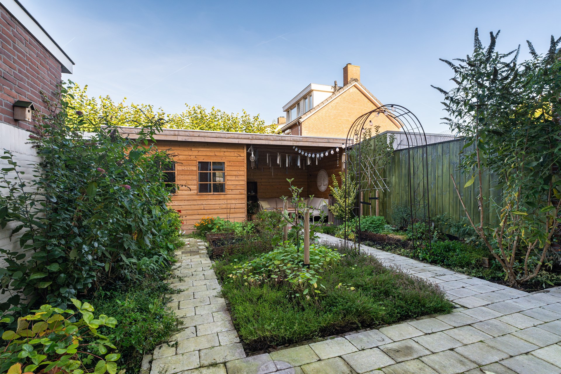Tussenwoning te koop: Arnoldus Verschurenstraat 1A, Waspik