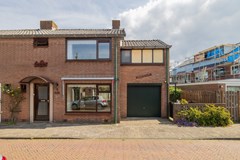 Verkocht onder voorbehoud: Twee-onder-een-kap woonhuis met garage