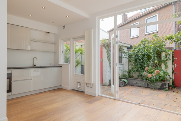 Medium property photo - van Limburg Stirumstraat 27B, 2201 JM Noordwijk