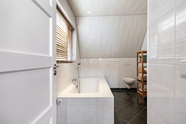 Medium property photo - Doarpsstrjitte 52, 9283 TG Surhuizum