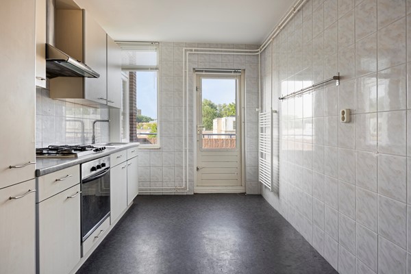 Medium property photo - Gerrit van der Veenlaan 233, 2552 WJ Den Haag