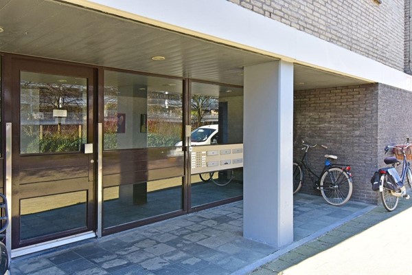 Medium property photo - Jacques Urlusstraat 147, 2551 HB Den Haag