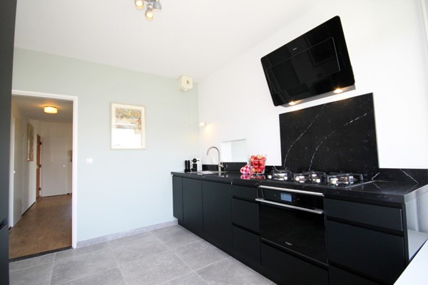 Medium property photo - Jacques Urlusstraat 147, 2551 HB Den Haag