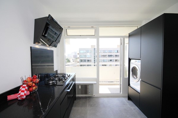 Medium property photo - Jacques Urlusstraat 147, 2551 HB Den Haag