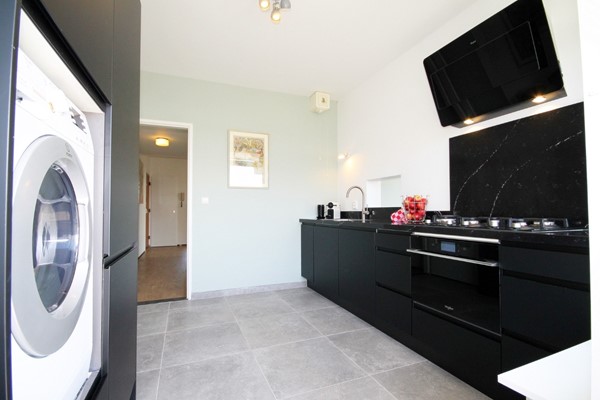 Medium property photo - Jacques Urlusstraat 147, 2551 HB Den Haag