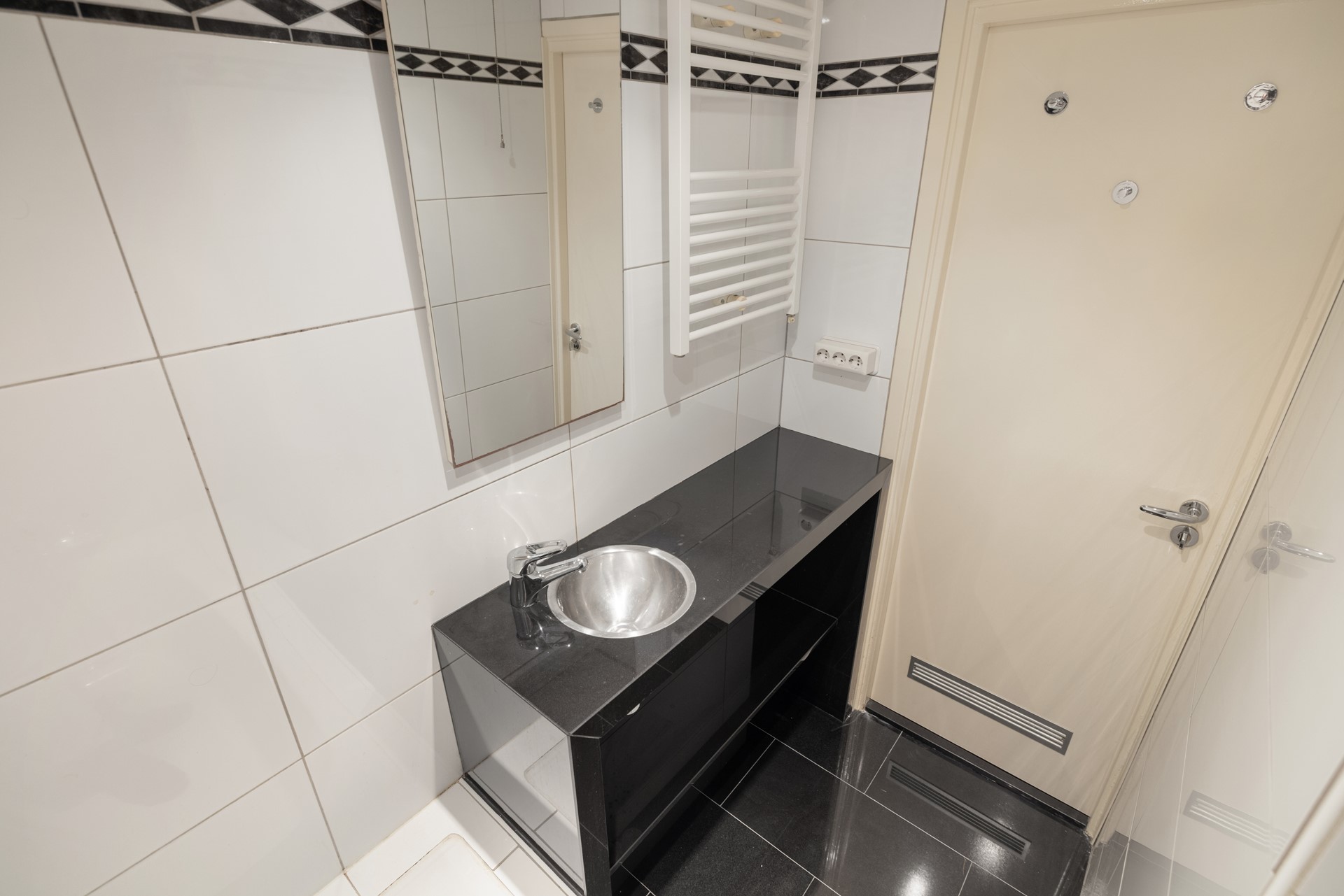 Appartement te koop: Ennemaborg 39, Amsterdam
