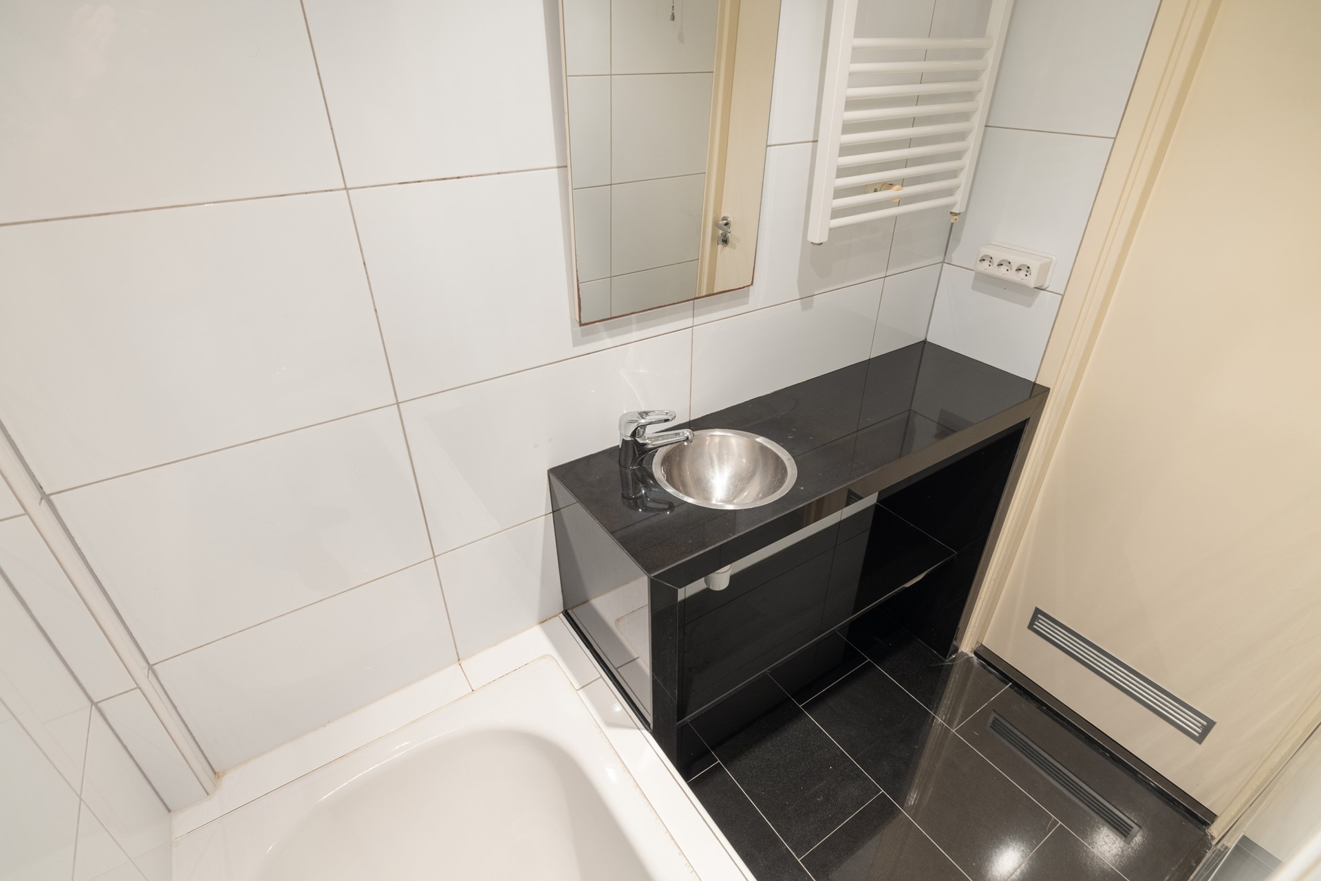 Appartement te koop: Ennemaborg 39, Amsterdam