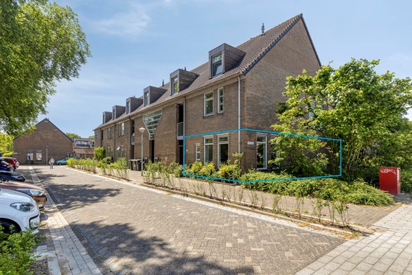 Paardebloem 98, 1689RS Zwaag
